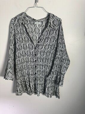 EUC Fashion Bug Womens Black White Shirt Top Blouse 2X Lightweight